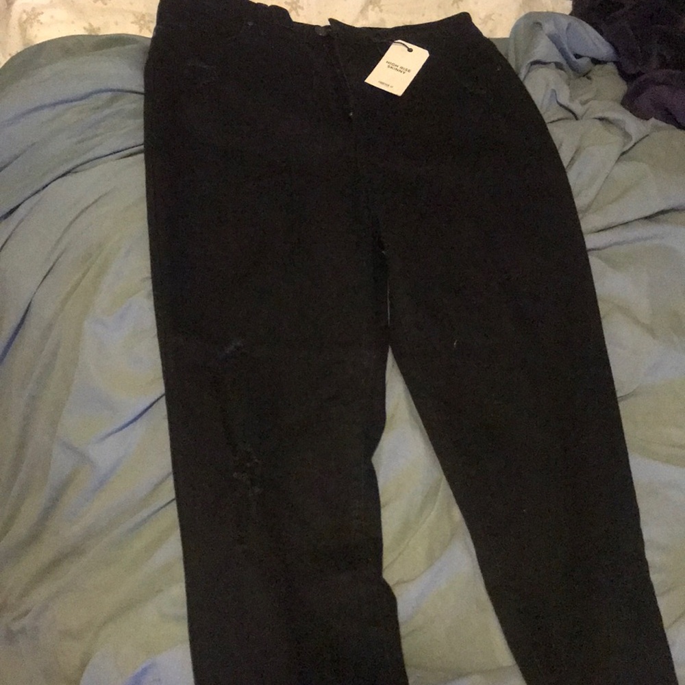 Black Ripped Jeans - Forever 21